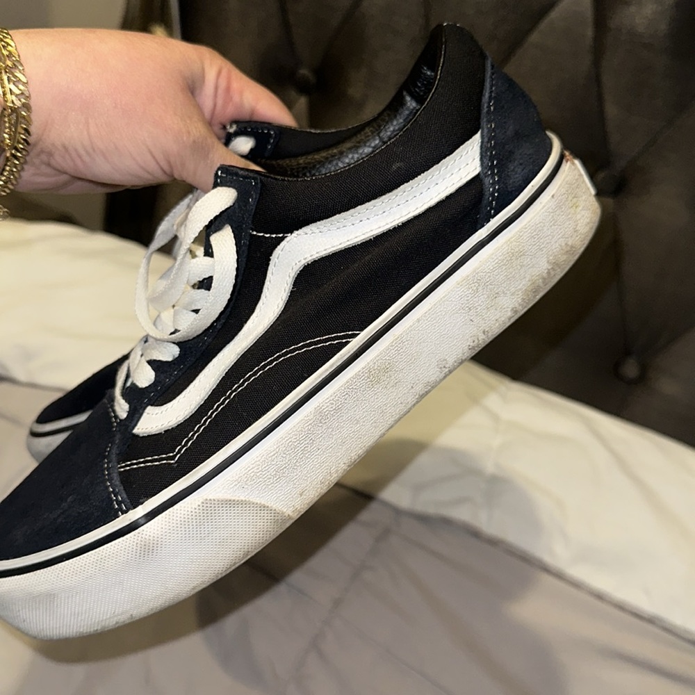 Vans - Picture 3 of 6